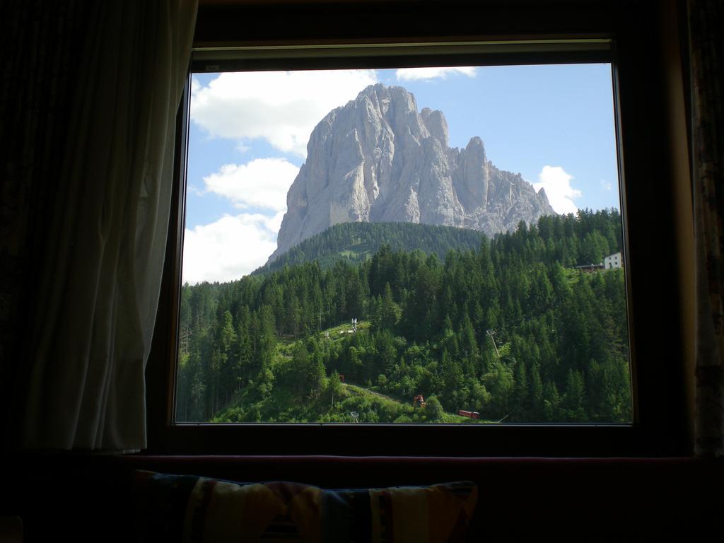 Apartments Mezdi Santa Cristina Val Gardena Exterior photo