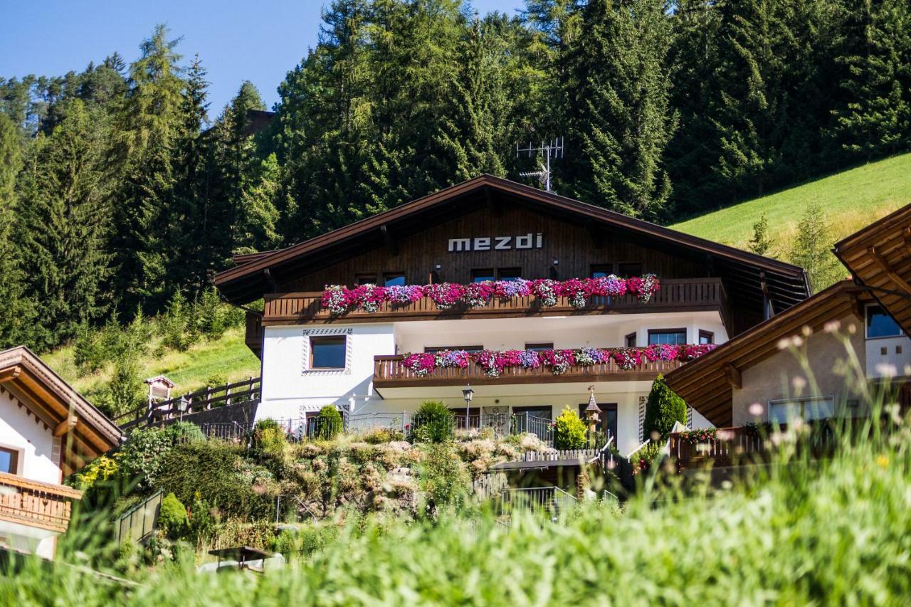 Apartments Mezdi Santa Cristina Val Gardena Exterior photo