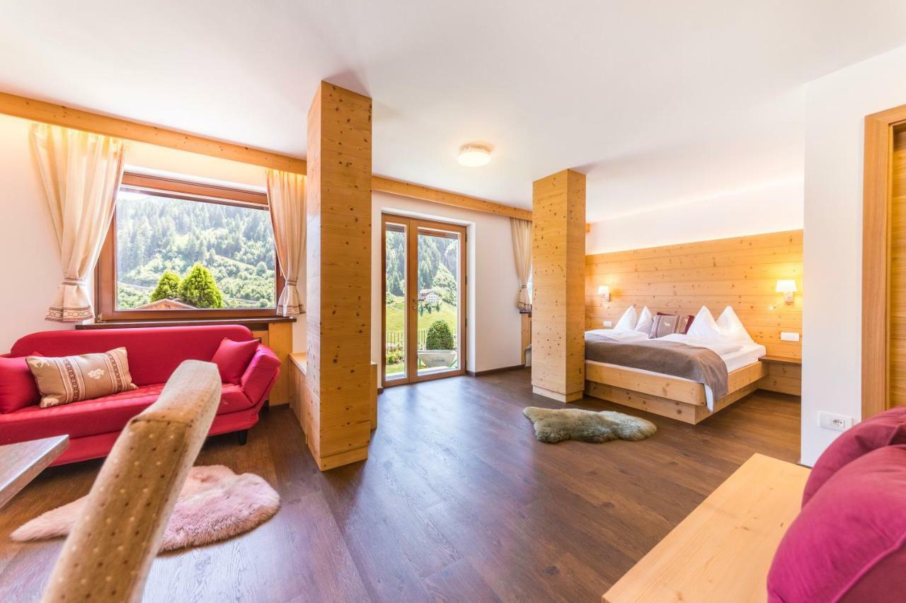 Apartments Mezdi Santa Cristina Val Gardena Exterior photo